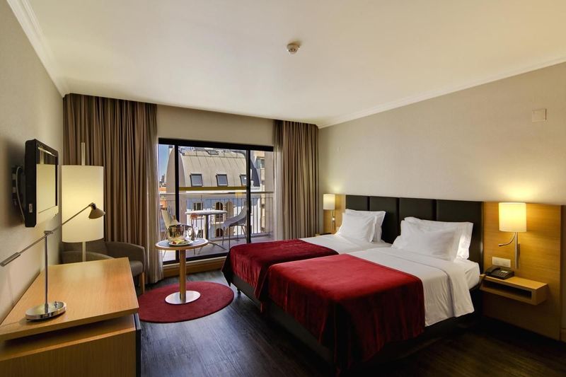 SANA Reno Hotel - Image 2