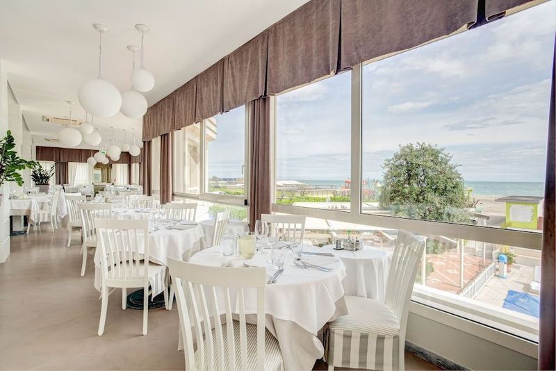 Majestic Hotel - Image 7
