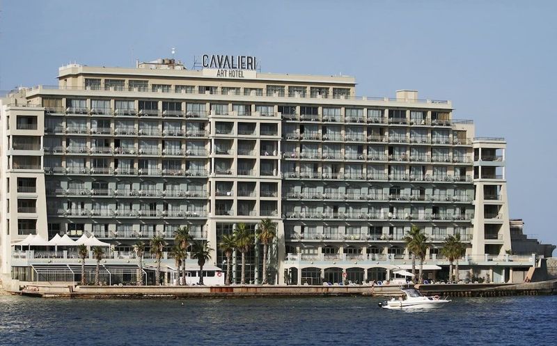 Cavalieri Art Hotel - Image 9