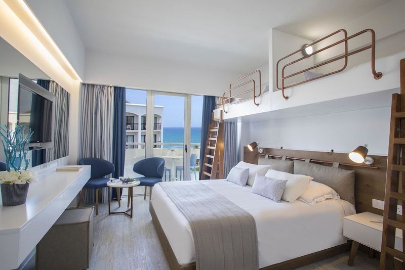 Lordos Beach Hotel - Image 9