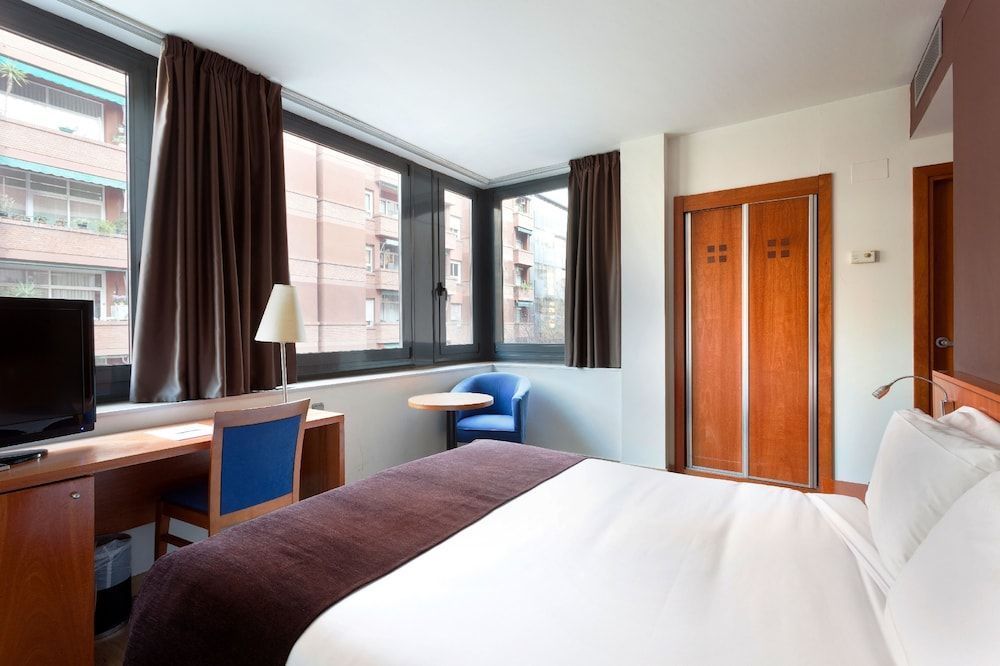 Hotel Viladomat - Image 2