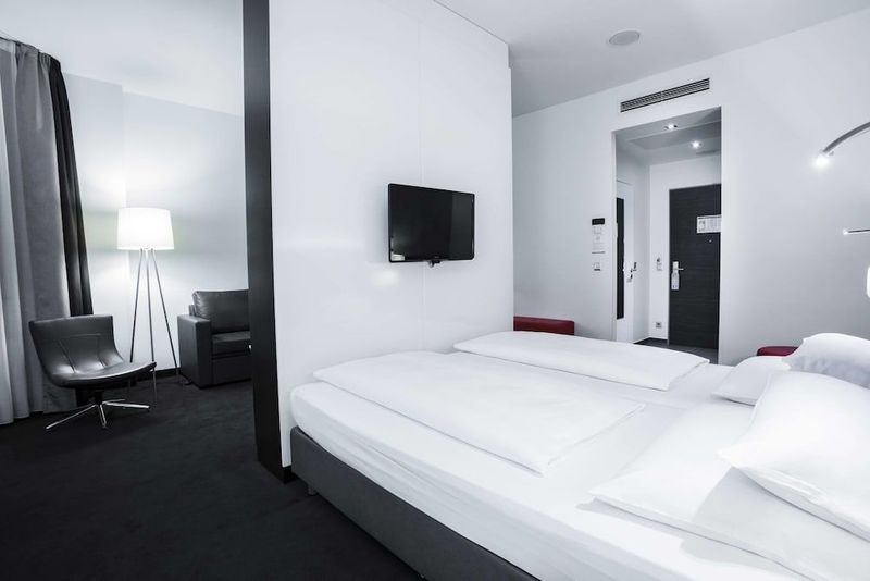 Select Hotel Berlin The Wall - Image 9