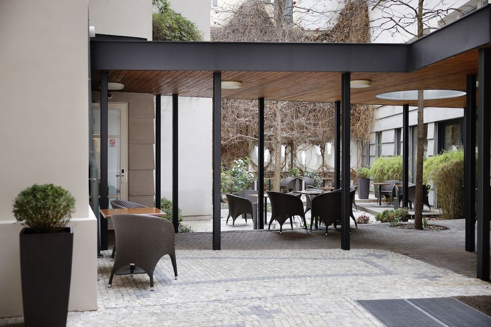 Three Crowns Hotel - Image 10