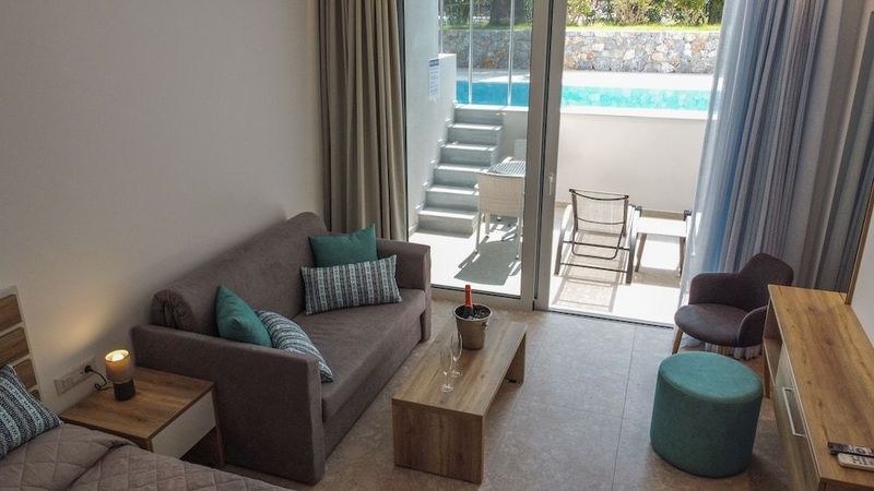 Lardos Bay Hotel - Image 10