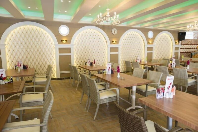 Lavinia Apart Hotel - Image 4