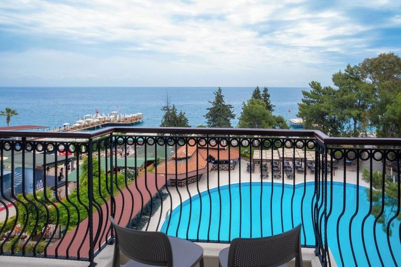 Fore Resort & Spa - Image 2