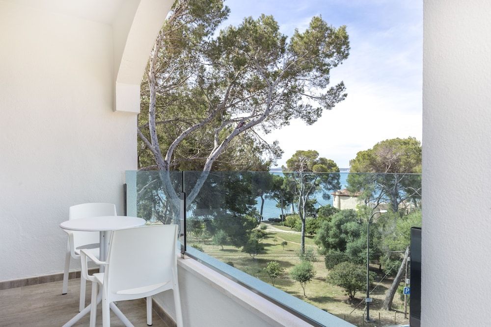 Mar Hotels Alcanada - Image 4