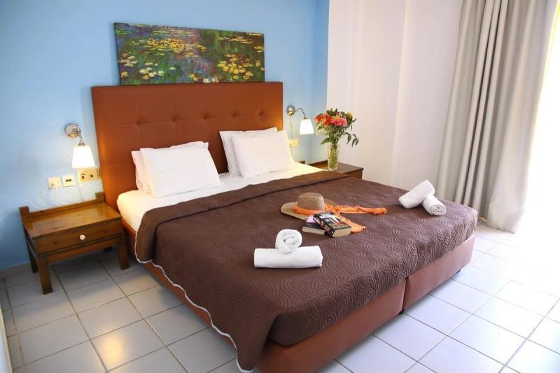 Acropolis Apartments - Image 3