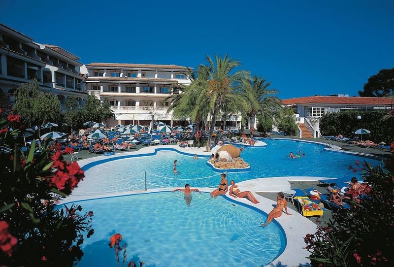 Beach Club Font de Sa Cala - Image 8