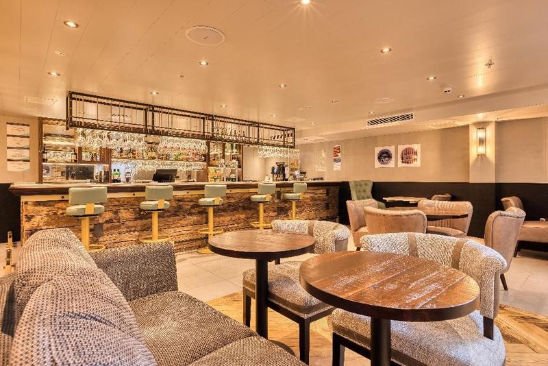 hub by Premier Inn London Soho - Image 7