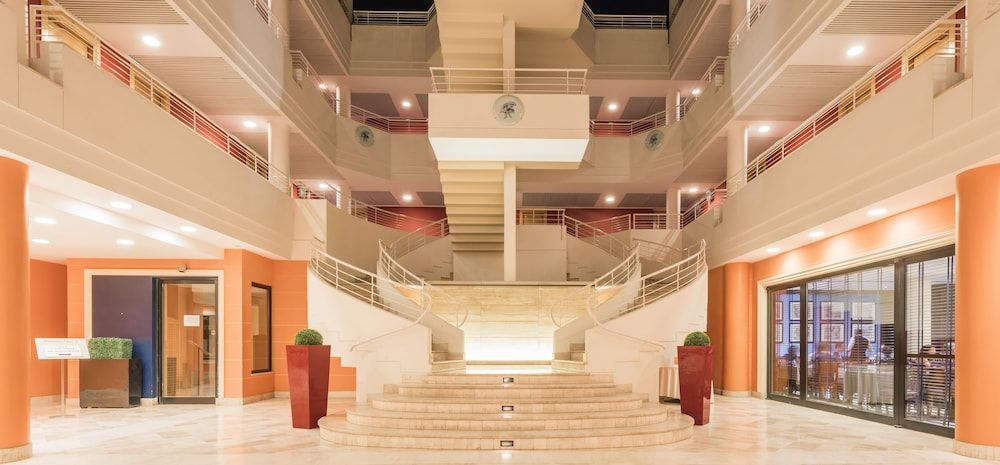 Caesar's Hotel - Image 5