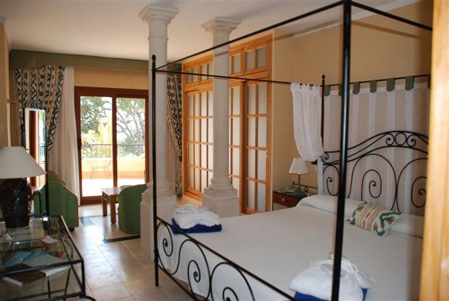 Hotel Petit Cala Fornells - Image 3
