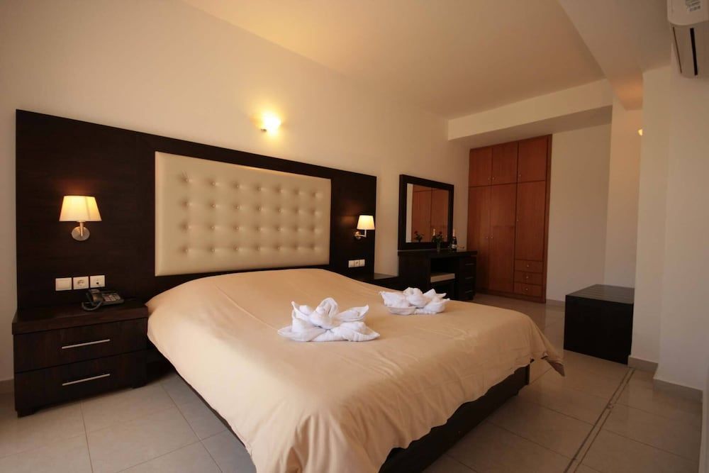 Castro Beach Hotel - Image 6