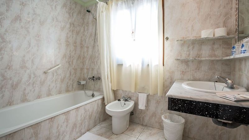 Hotel Rey Carlos - Image 5