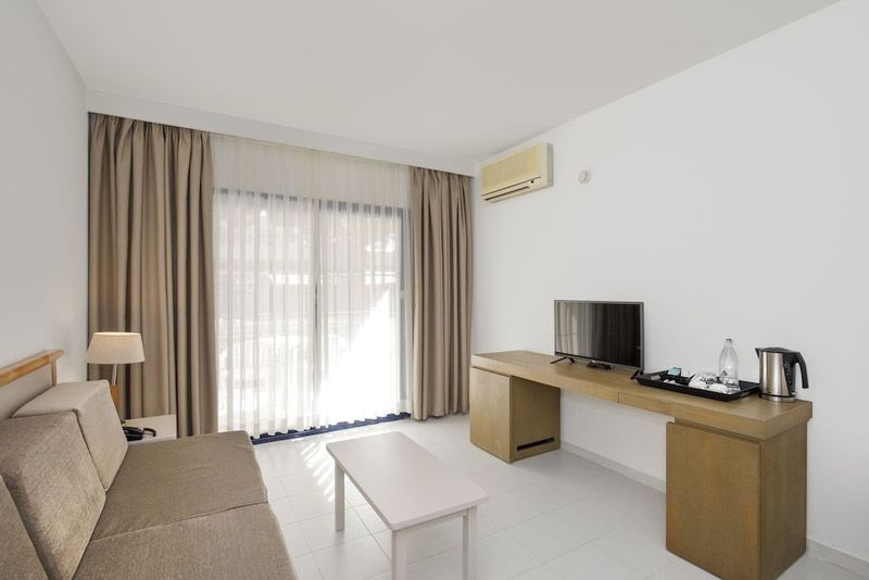 Sol Sancti Petri Apartamentos - Image 10