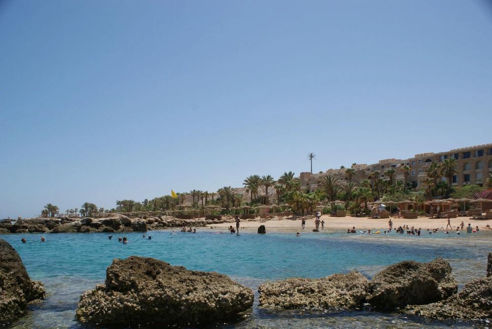 Udsigt over stranden i Sahl Hasheesh ved Rødehavet i Egypten