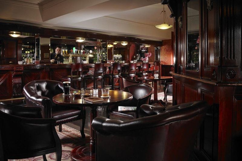 Buswells Hotel - Image 4