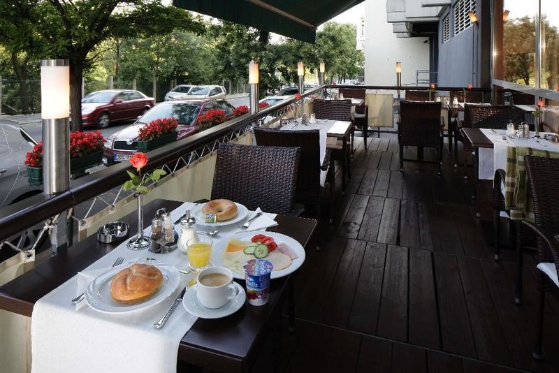 Hotel Charles - Image 3