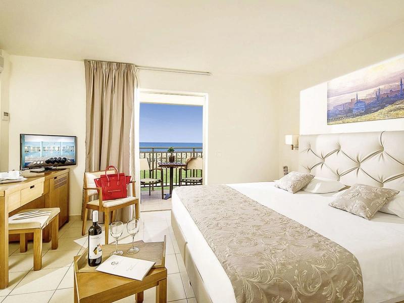Bella Beach Hotel - Image 3