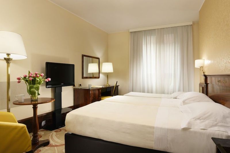 UNAHOTELS Scandinavia Milano - Image 9