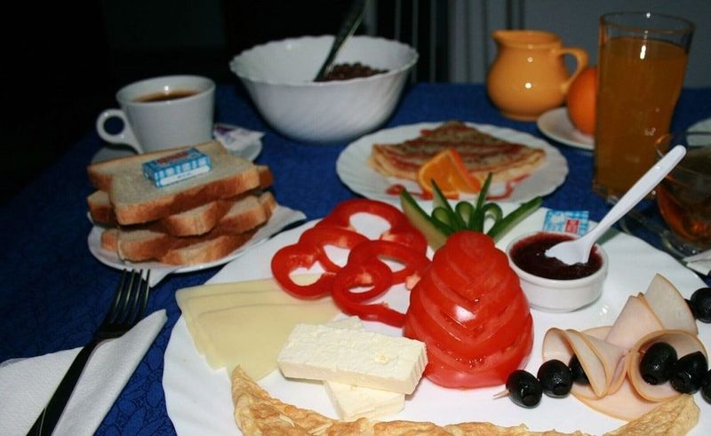 Bucharest Comfort Suites Hotel - Image 9