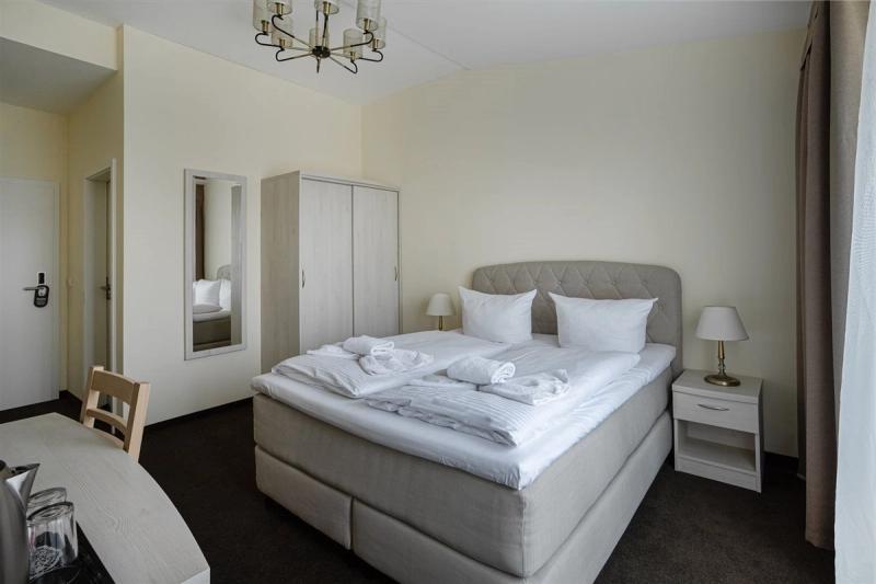 Upper Room - Image 8