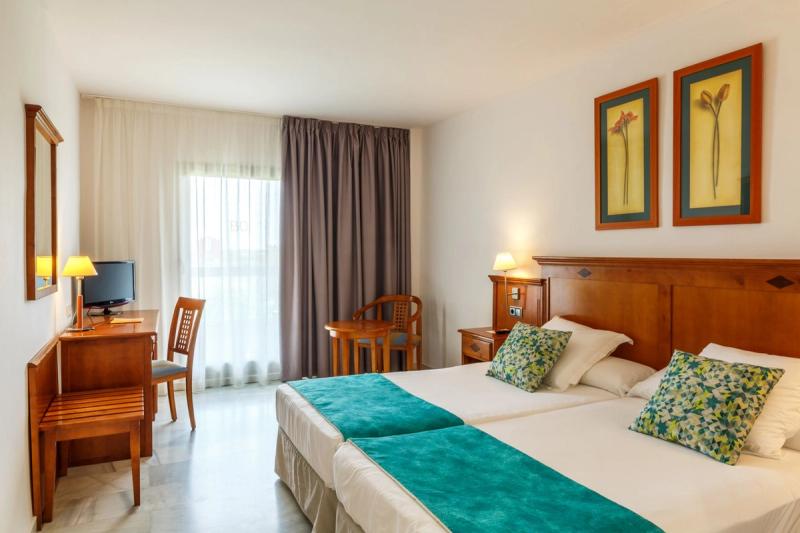 BQ Andalucia Beach Hotel - Image 3