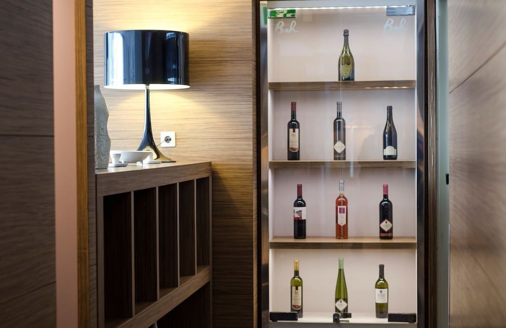 Belgrade Art Hotel - Image 6