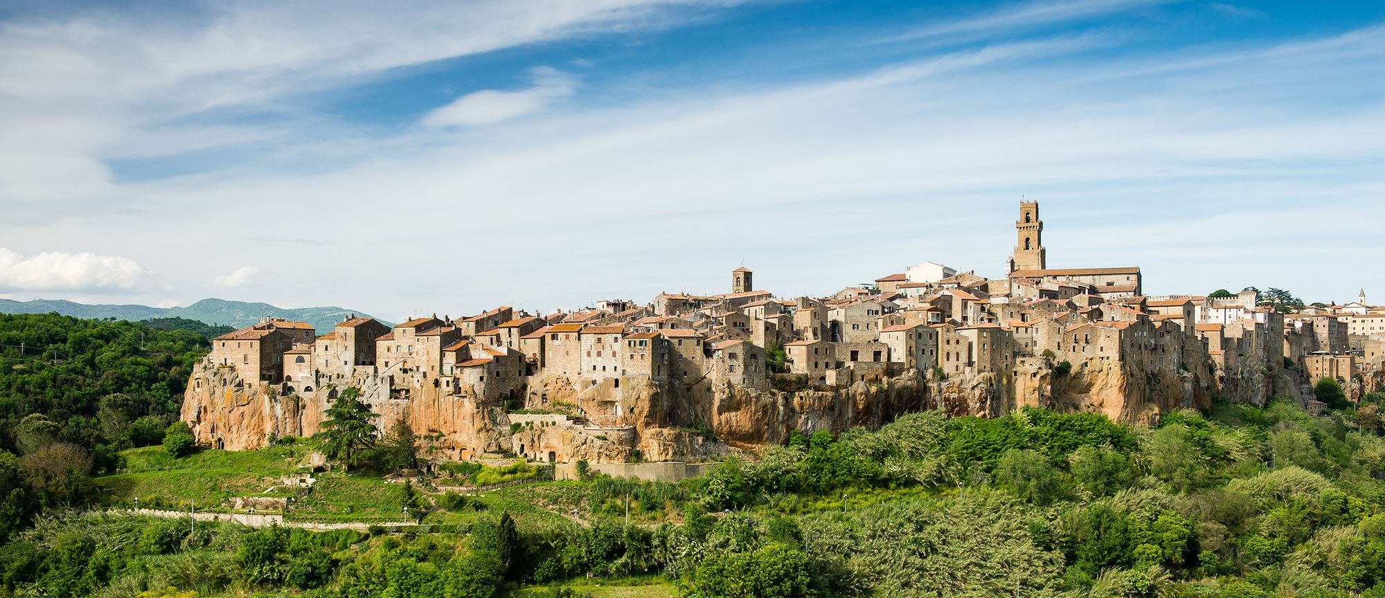 Udsigt til middelalderbyen Pitigliano i Toscana