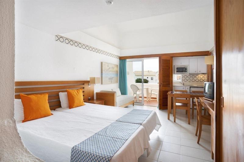 Golden Club Cabanas - Image 9