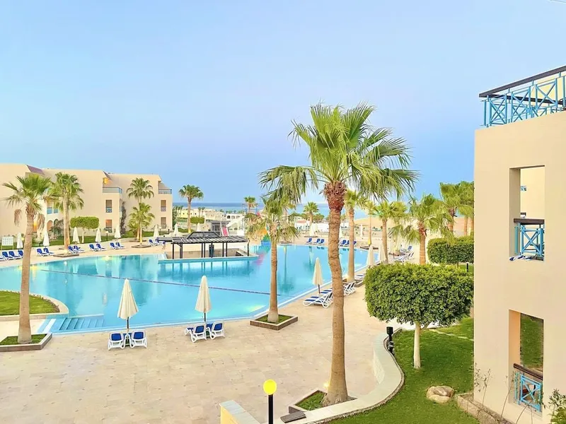 Ivy Cyrene Island Resort