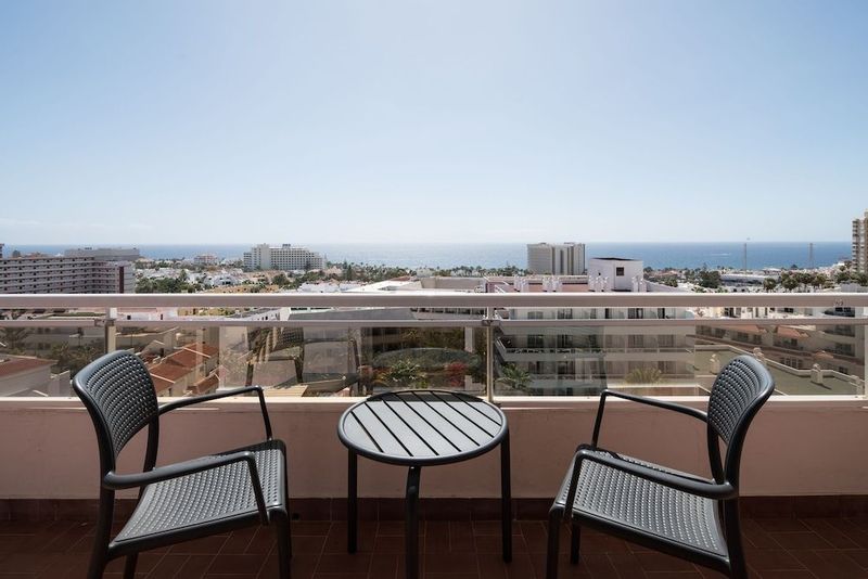 Catalonia Oro Negro Hotel - Image 2