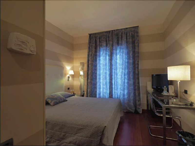 Hotel Lancaster - Image 10
