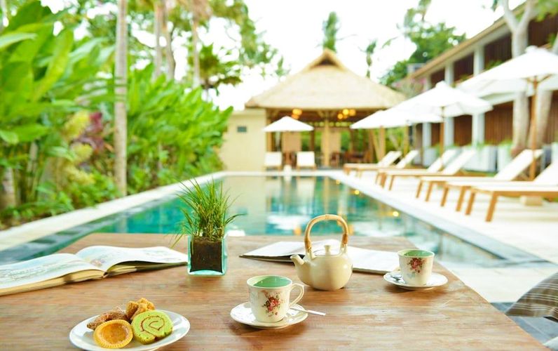 Poolområde på The Open House, Bali
