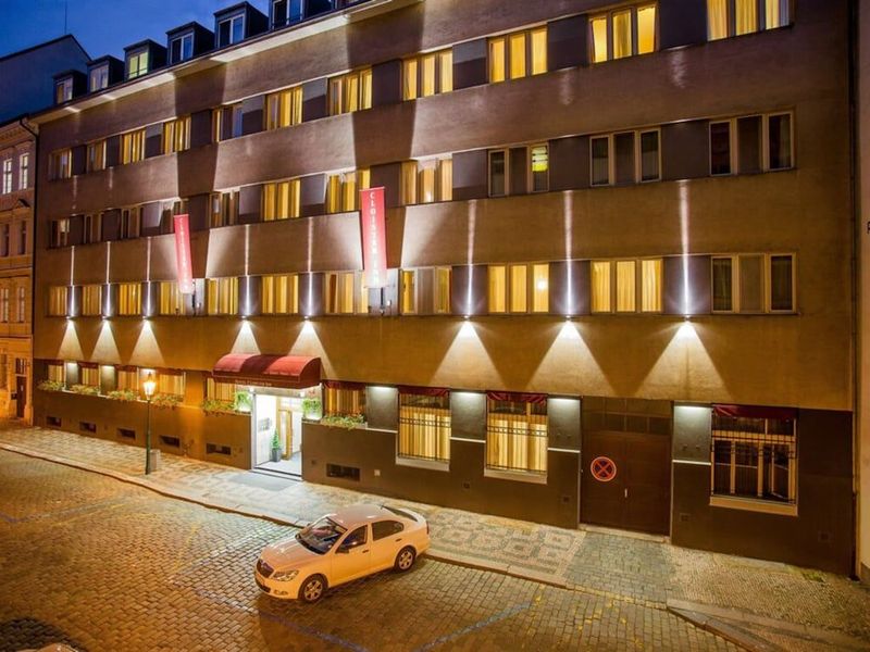 Hotel Cloister Inn - Image 8