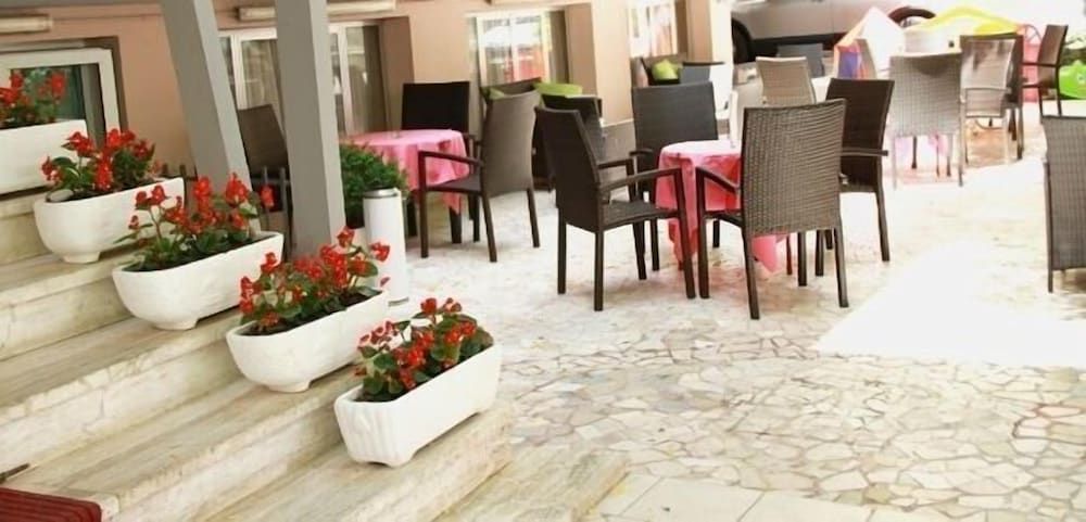 International Hotel - Image 3