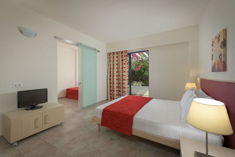 Sunrise Hotel - Image 2