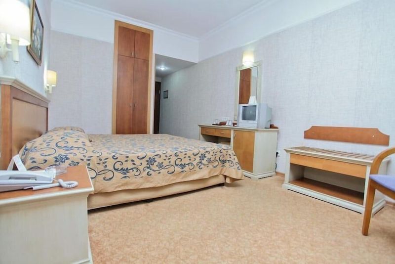 Palm Hotel - Image 10
