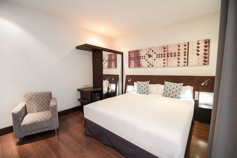 Petit Palace Marques Santa Ana - Image 3