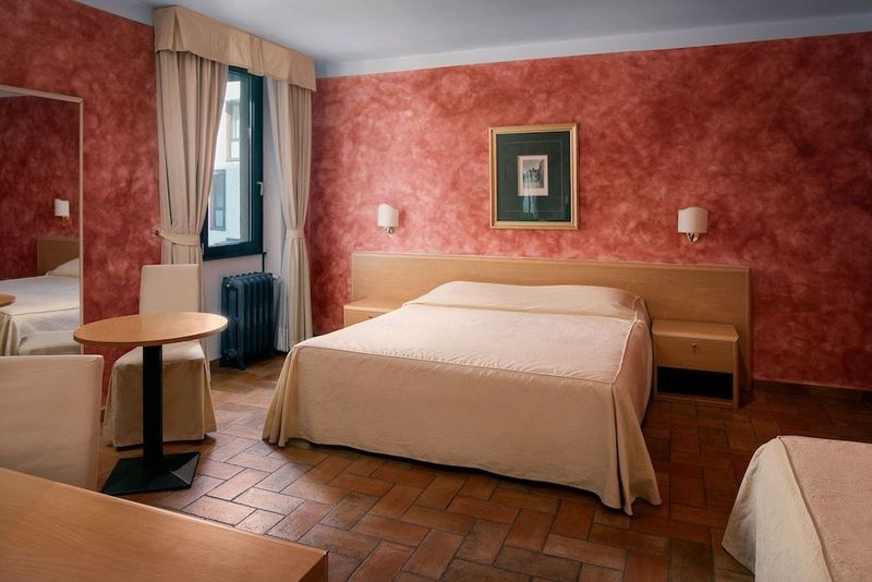 Hotel Roma - Image 4