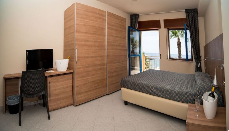 Elihotel - Image 2