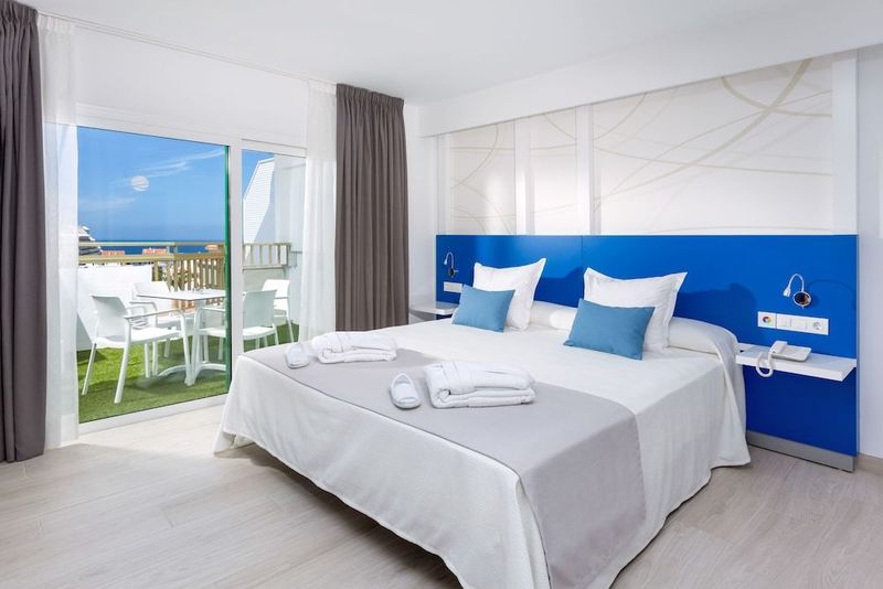 Playa Olid Suites & Apartments - Image 2