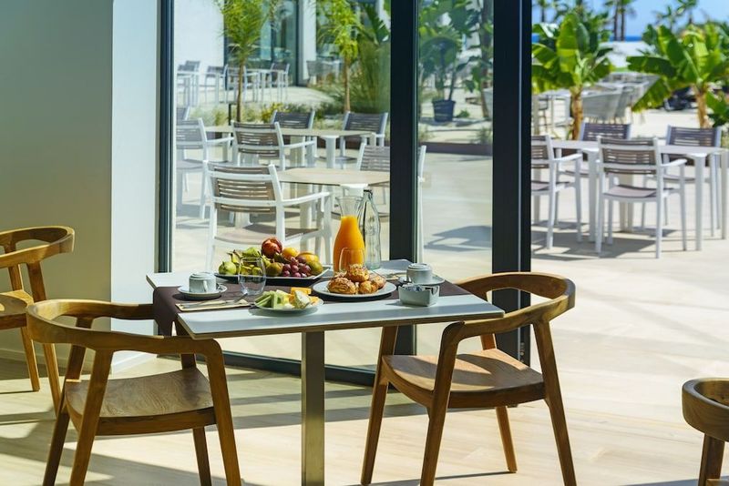 Cabogata Beach Hotel - Image 10