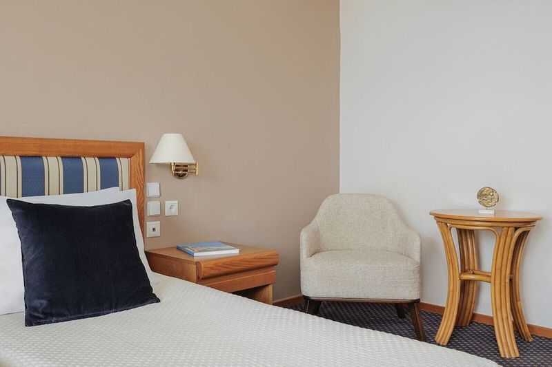 Sun Beach Hotel - Image 3