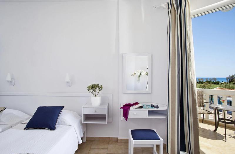 Mrs Chryssana Beach Hotel - Image 7