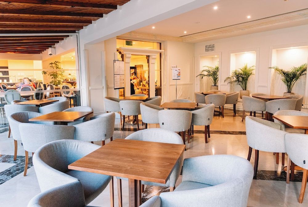 Holiday Inn Algarve Albufeira - Image 8