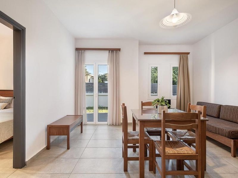 Nontas Suites - Image 10