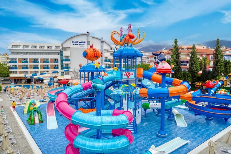 Blue Wave Suite Hotel i Alanya har et badeland for hele familien.