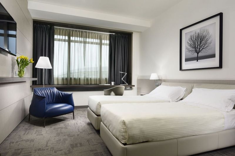UNAHOTELS San Vitale Bologna - Image 1