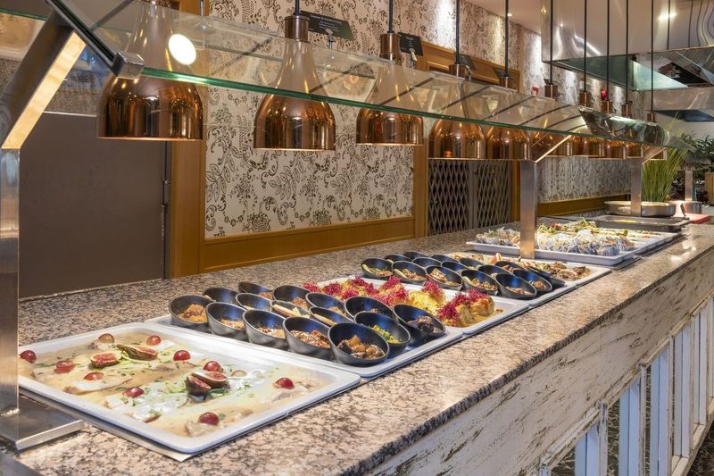 Valentin Reina Paguera Hotel - Image 4